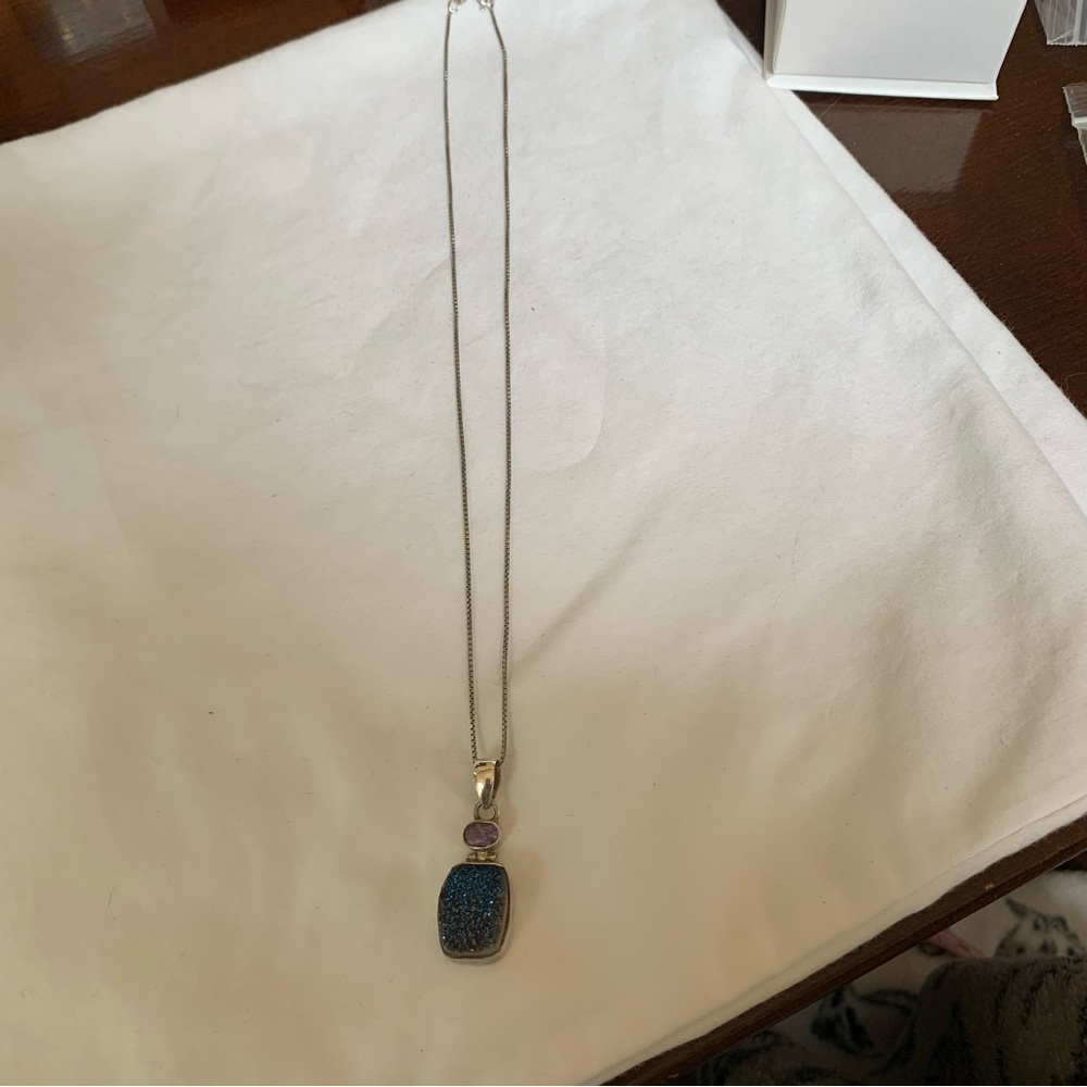 Elegant Silver and Blue Pendant Necklace